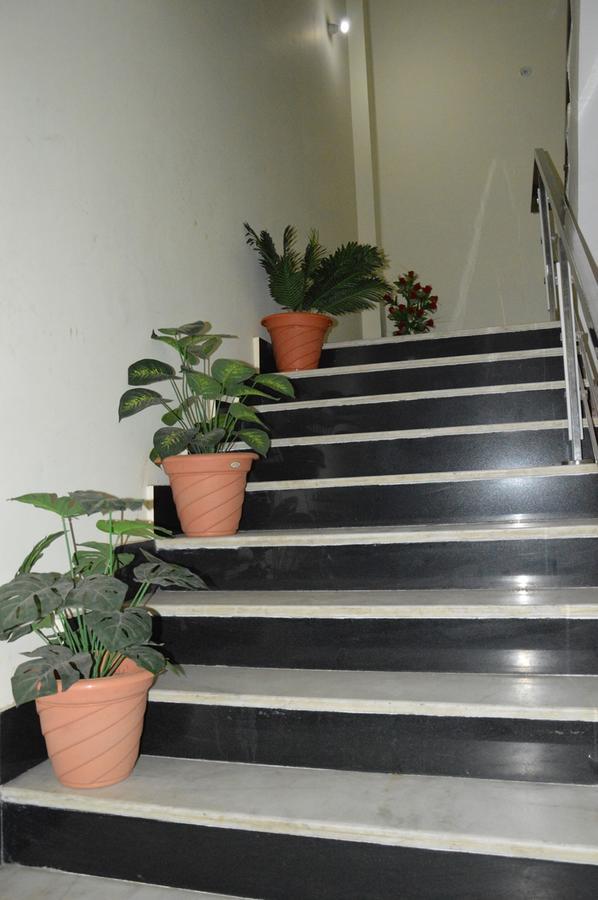 Hotel Rb Palace Dhaulpur Esterno foto