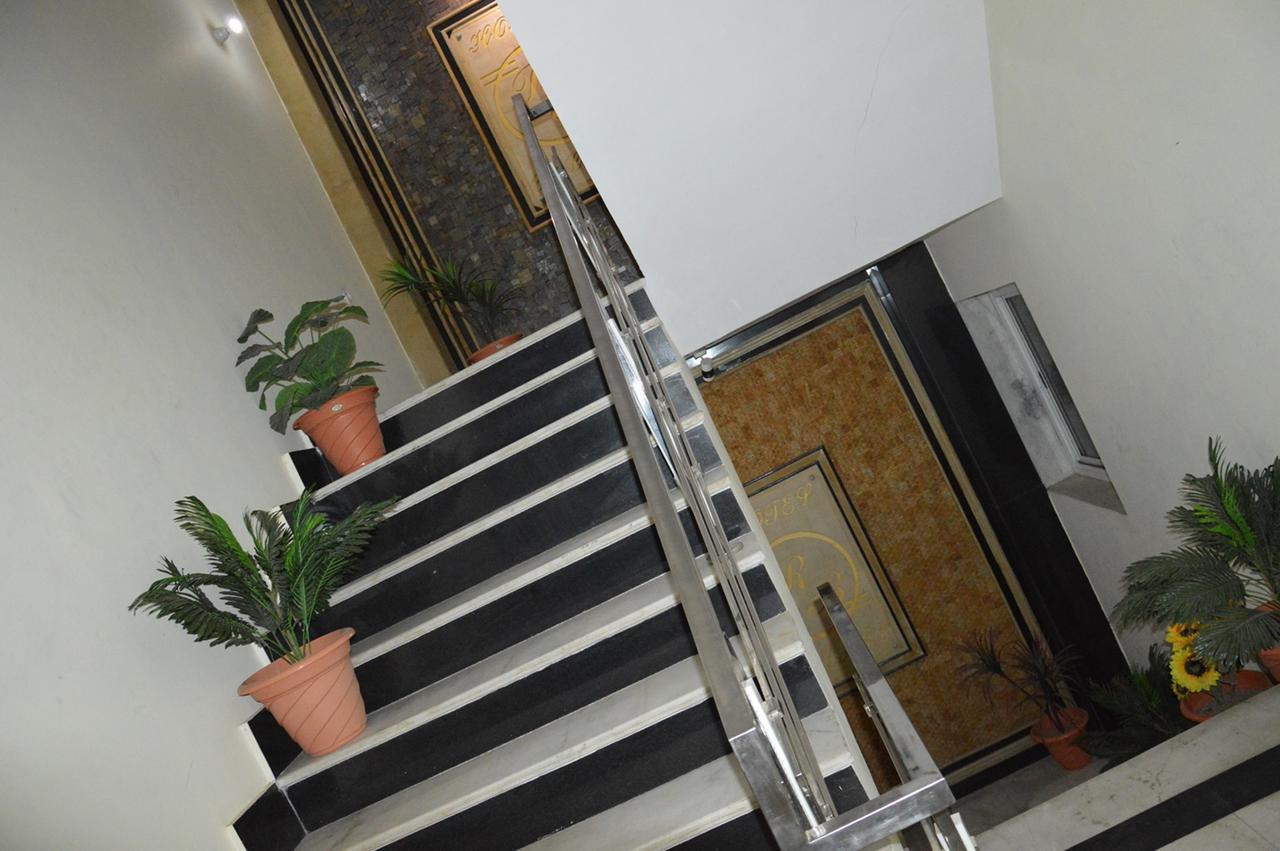 Hotel Rb Palace Dhaulpur Esterno foto