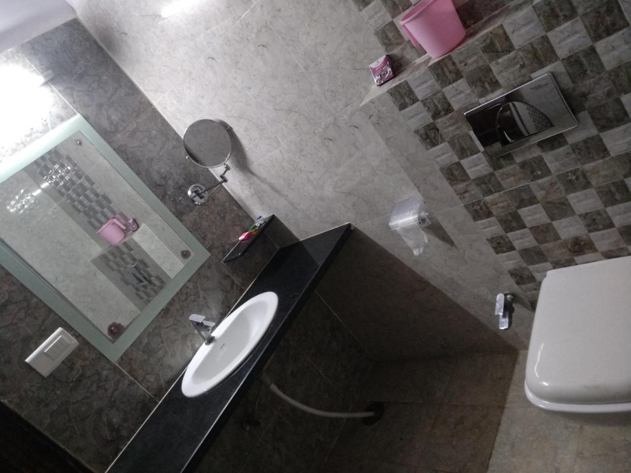Hotel Rb Palace Dhaulpur Esterno foto