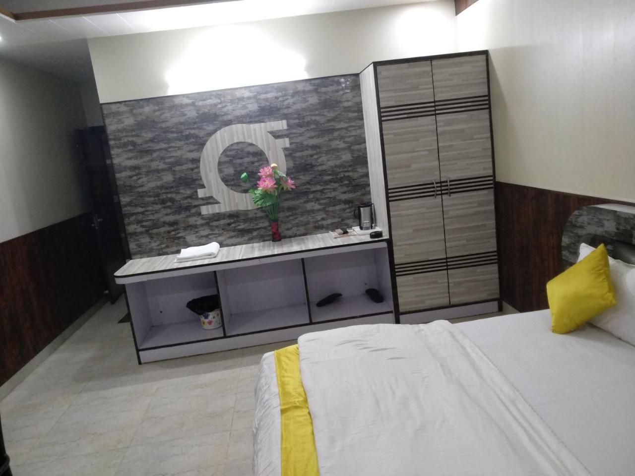 Hotel Rb Palace Dhaulpur Esterno foto