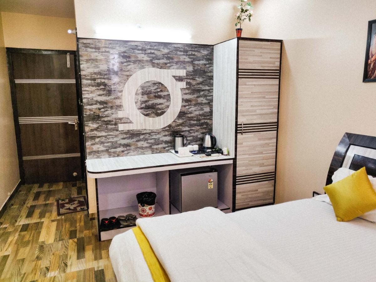 Hotel Rb Palace Dhaulpur Esterno foto