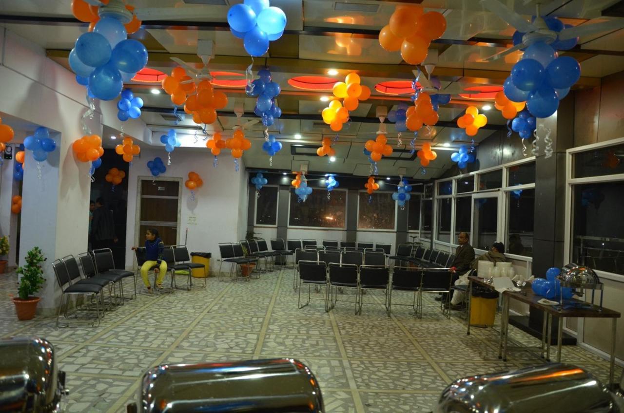 Hotel Rb Palace Dhaulpur Esterno foto