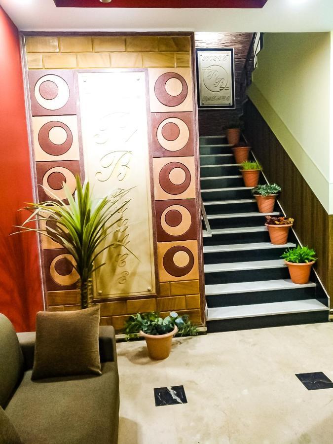 Hotel Rb Palace Dhaulpur Esterno foto