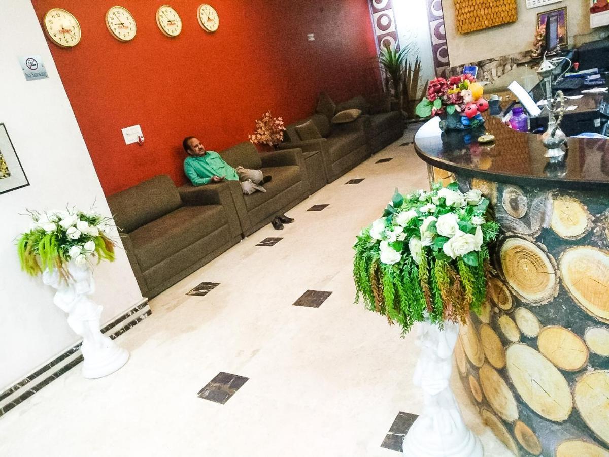 Hotel Rb Palace Dhaulpur Esterno foto