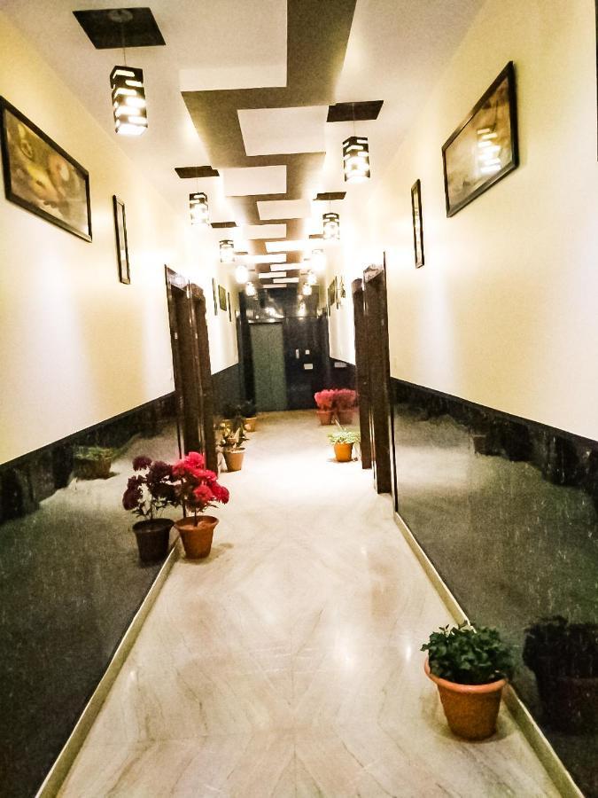 Hotel Rb Palace Dhaulpur Esterno foto