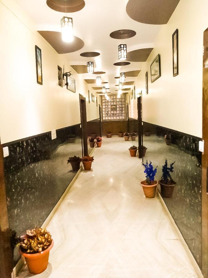 Hotel Rb Palace Dhaulpur Esterno foto